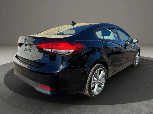 Used 2017 Kia Forte LX FWD image 5