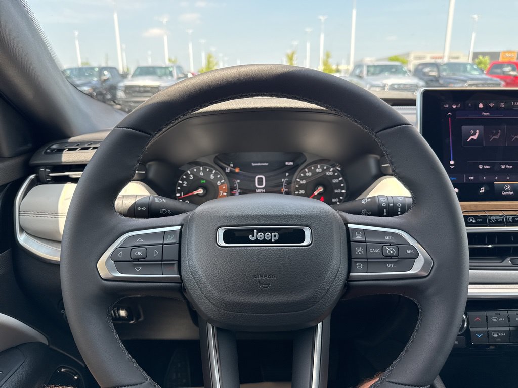 New 2025 Jeep Compass Limited w/ Sun & Sound Group AWD/4WD image 13