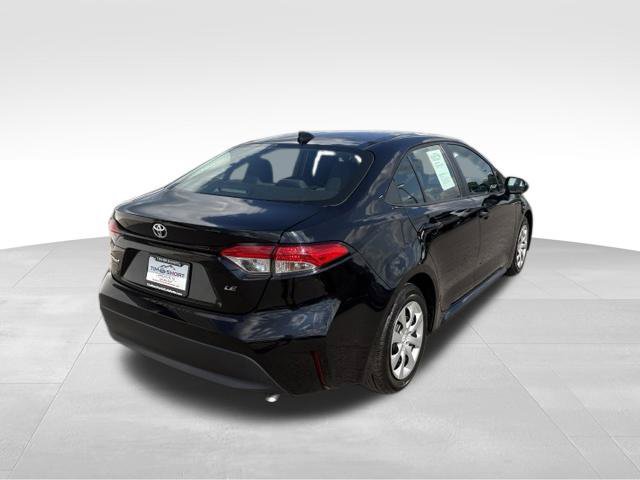 Used 2024 Toyota Corolla LE FWD image 2