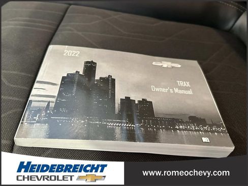 Used 2022 Chevrolet Trax LT w/ LT Convenience Package image 27