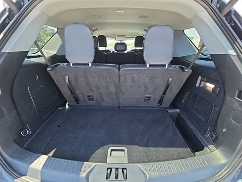 Used 2023 Ford Explorer XLT w/ Equipment Group 202A image 41