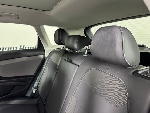 Used 2024 Volkswagen Taos SE image 26