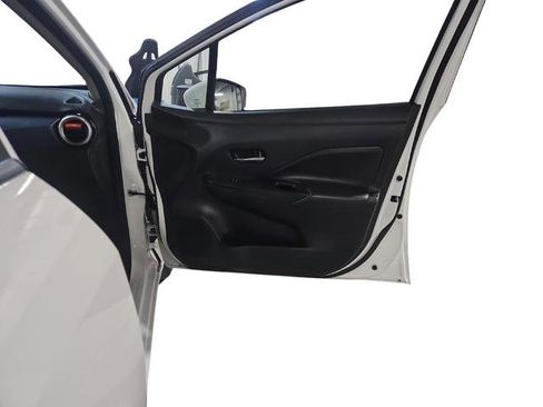 Used 2023 Nissan Versa SV image 22