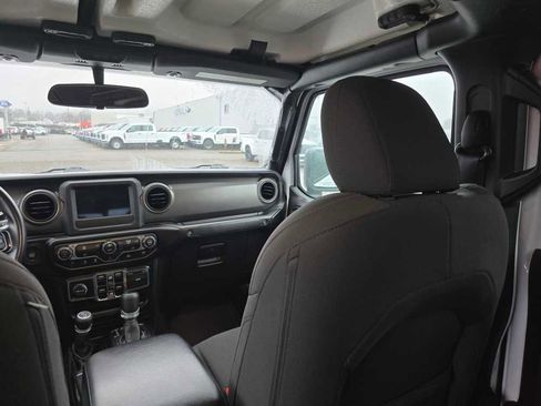 Used 2022 Jeep Gladiator Sport image 14