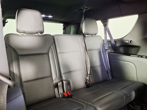 Used 2021 GMC Yukon XL Denali w/ Denali Premium Package AWD/4WD image 14