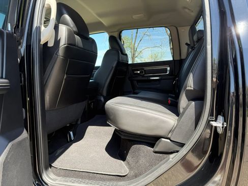 Used 2015 RAM 2500 Laramie w/ Black Appearance Group AWD/4WD image 15