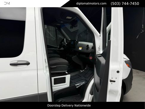 Used 2024 Mercedes-Benz Sprinter 2500 image 20