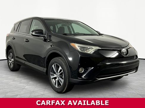 Used 2018 Toyota RAV4 XLE AWD/4WD image 3