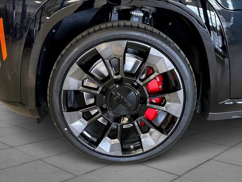 Used 2026 BMW XM Label Red image 11