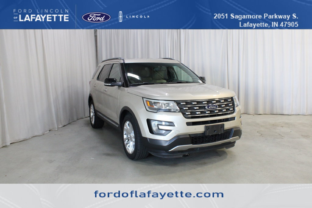 Used 2017 Ford Explorer XLT w/ Equipment Group 202A AWD/4WD image 1