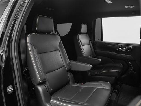 Used 2023 GMC Yukon XL SLT image 23