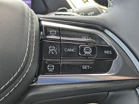 Used 2024 Jeep Grand Cherokee Overland w/ Adv Protech Group III AWD/4WD image 27