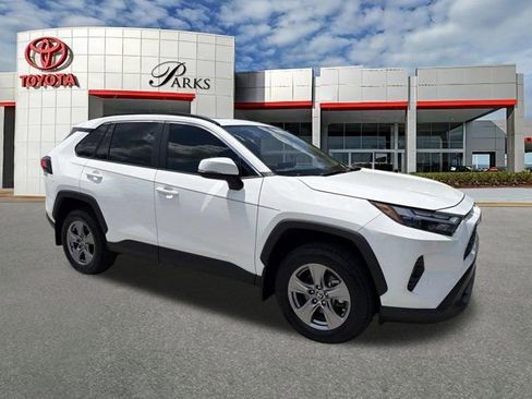Used 2024 Toyota RAV4 XLE w/ Convenience Package FWD image 1