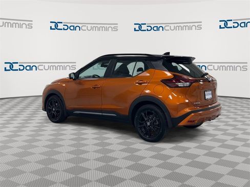 Used 2021 Nissan Kicks SR image 6