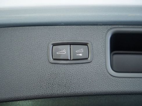 Used 2022 Porsche Macan AWD/4WD image 9