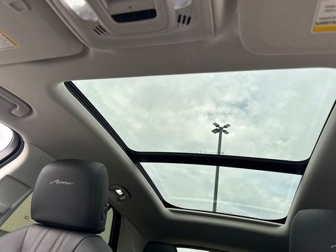 New 2026 Buick Envision Avenir image 17