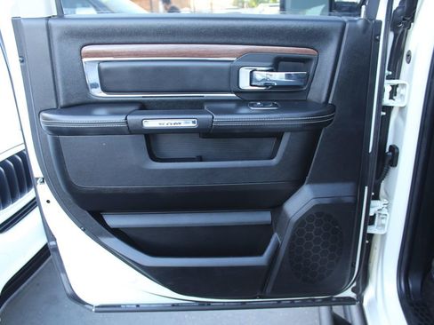 Used 2017 RAM 1500 Laramie w/ Convenience Group AWD/4WD image 24