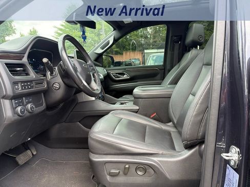 Used 2022 Chevrolet Suburban Z71 w/ Luxury Package AWD/4WD image 10