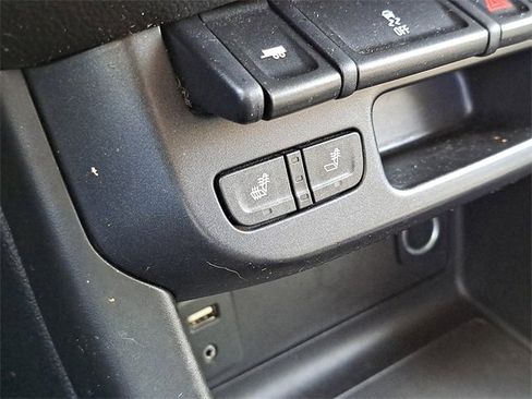 Used 2015 GMC Canyon SLT w/ Driver Alert Package image 15