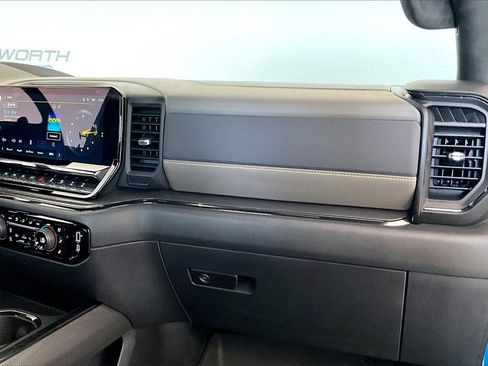 Used 2022 Chevrolet Silverado 1500 ZR2 w/ Technology Package image 14