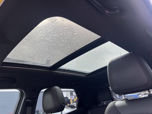 Used 2021 Chevrolet TrailBlazer RS w/ Sun and Liftgate Package image 16