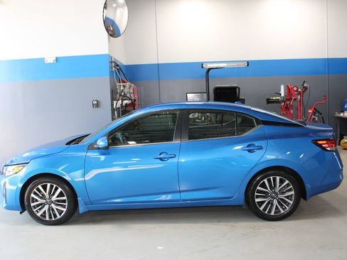 Used 2025 Nissan Sentra SV FWD image 10