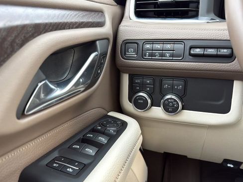 Used 2023 GMC Yukon Denali AWD/4WD image 19
