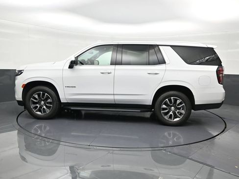 Used 2022 Chevrolet Tahoe LT w/ Luxury Package image 2