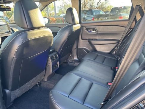 Used 2023 Nissan Rogue SL image 29