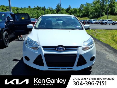 Used 2014 Ford Focus SE w/ SE Winter Package FWD image 4