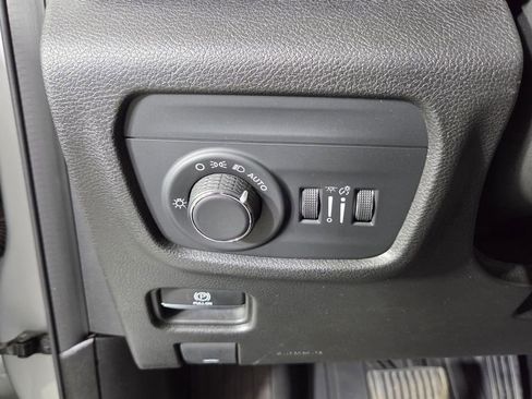 Used 2022 Jeep Grand Cherokee L Altitude image 20