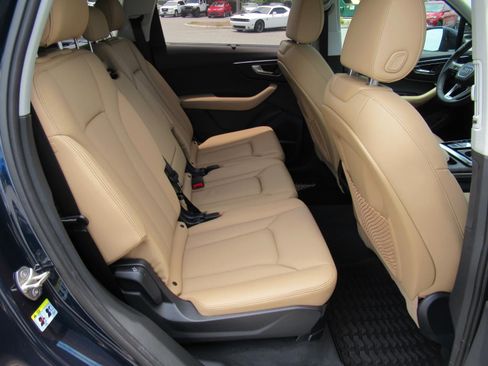 Used 2025 Audi Q7 3.0T Premium Plus AWD/4WD image 33