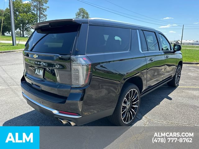 Used 2025 Chevrolet Suburban High Country AWD/4WD image 5