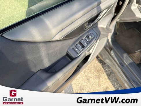 Used 2024 Subaru Outback 2.5i image 9
