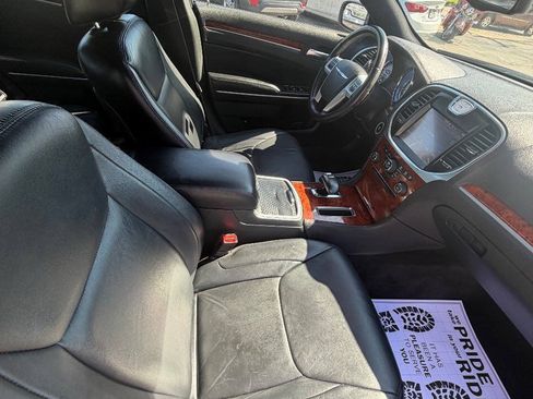 Used 2014 Chrysler 300 RWD image 27