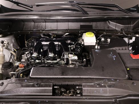 Used 2024 Nissan Pathfinder Platinum image 23