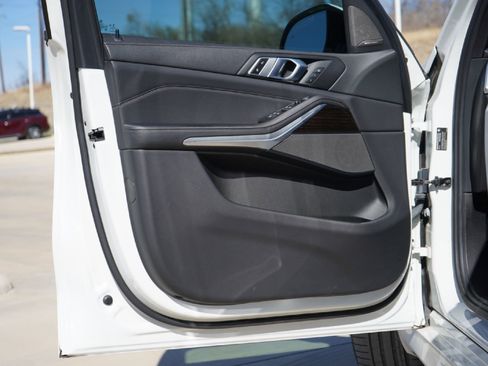 Used 2021 BMW X5 sDrive40i w/ M Sport Package image 19