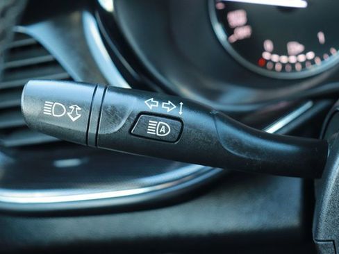 Used 2023 Buick Envision Essence image 24