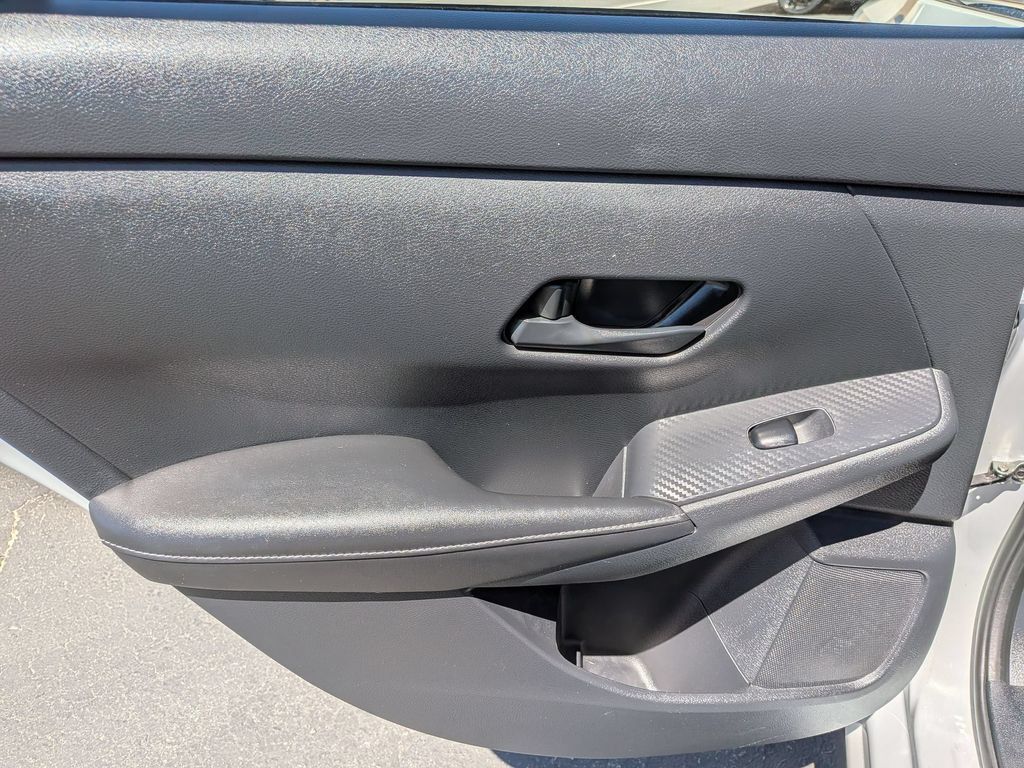 Used 2025 Nissan Sentra SV FWD image 25