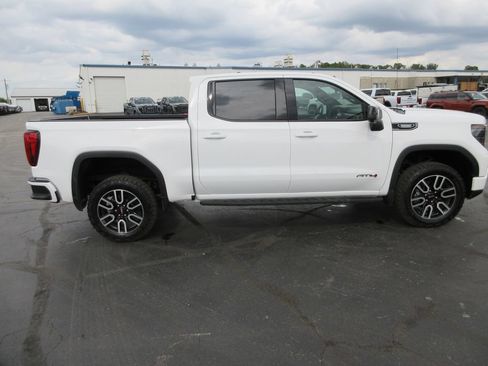 Used 2026 GMC Sierra 1500 AT4 w/ AT4 Premium Package AWD/4WD image 5