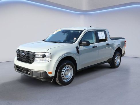Certified 2022 Ford Maverick XL FWD image 2