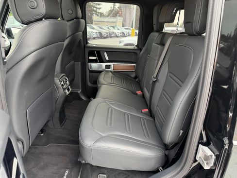 Used 2024 Mercedes-Benz G 550 image 17