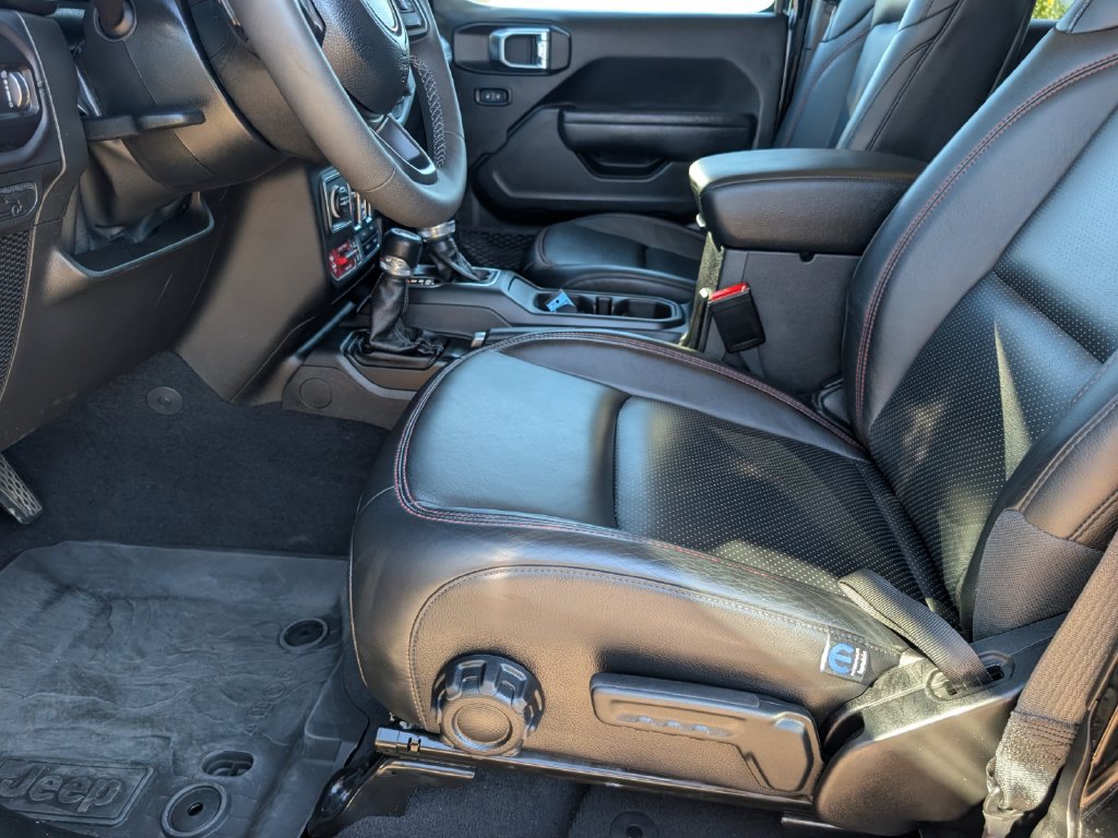 Used 2025 Jeep Gladiator Rubicon AWD/4WD image 11