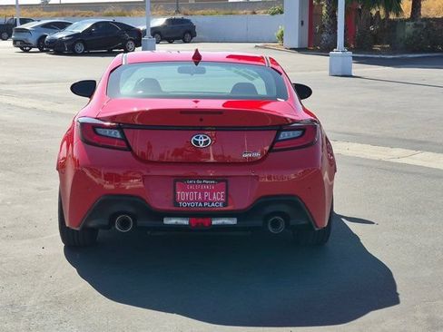 Used 2022 Toyota GR86 w/ ALL Weather Mat Package (TMS) RWD image 9