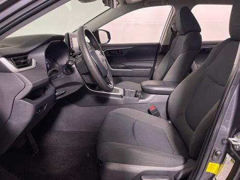 Certified 2022 Toyota RAV4 LE AWD/4WD image 12