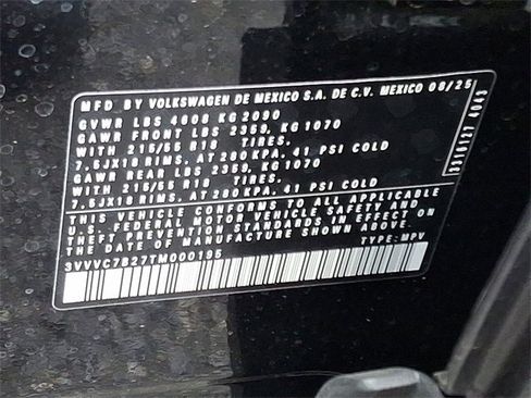 New 2026 Volkswagen Taos SE image 11