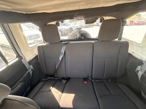 Used 2015 Jeep Wrangler Unlimited Sport AWD/4WD image 38