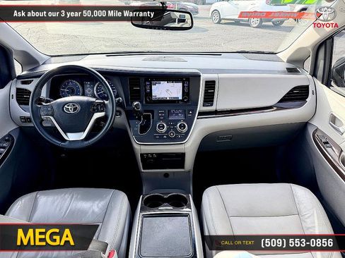 Used 2017 Toyota Sienna XLE image 21