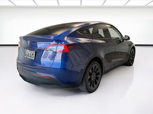 Used 2022 Tesla Model Y Long Range AWD/4WD image 4