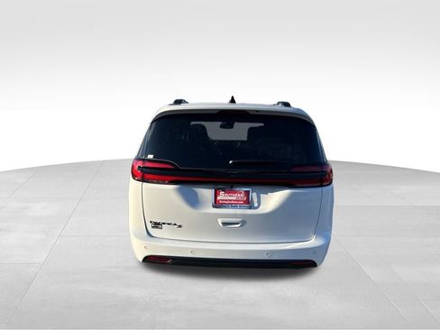 New 2026 Chrysler Pacifica Select w/ S Appearance Package image 5